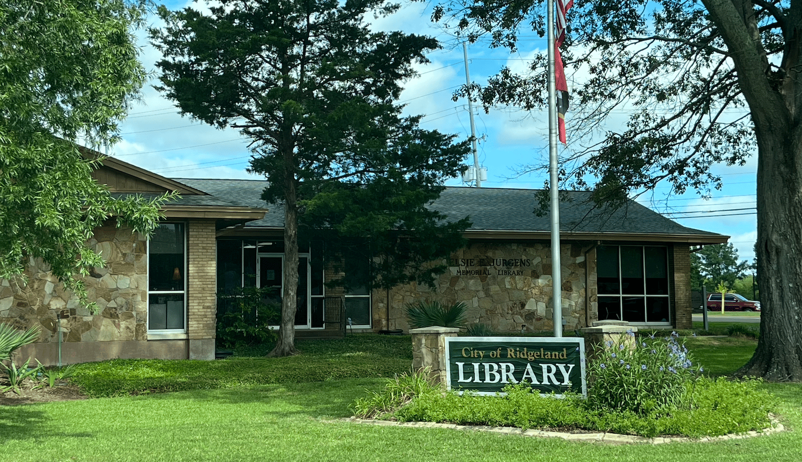 City of Ridgeland signs standalone contract to fund library SuperTalk