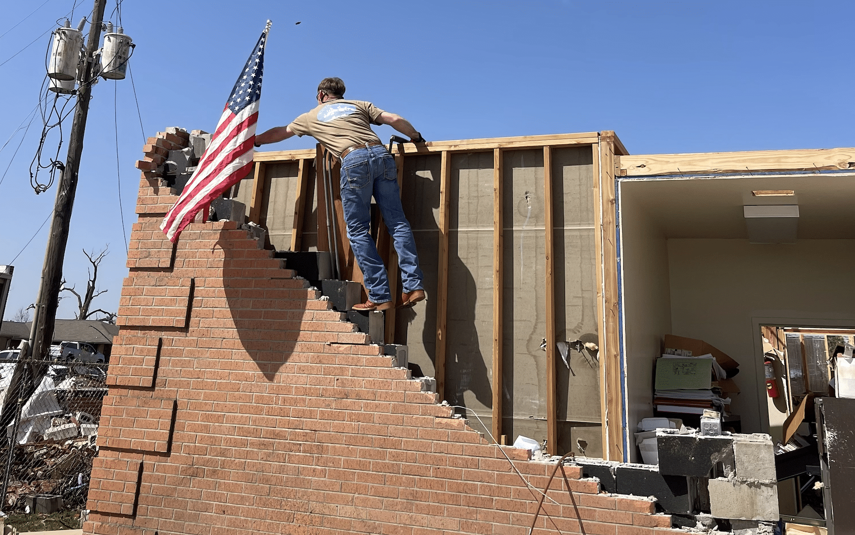 MEMA encouraging tornado victims to report damage - SuperTalk Mississippi