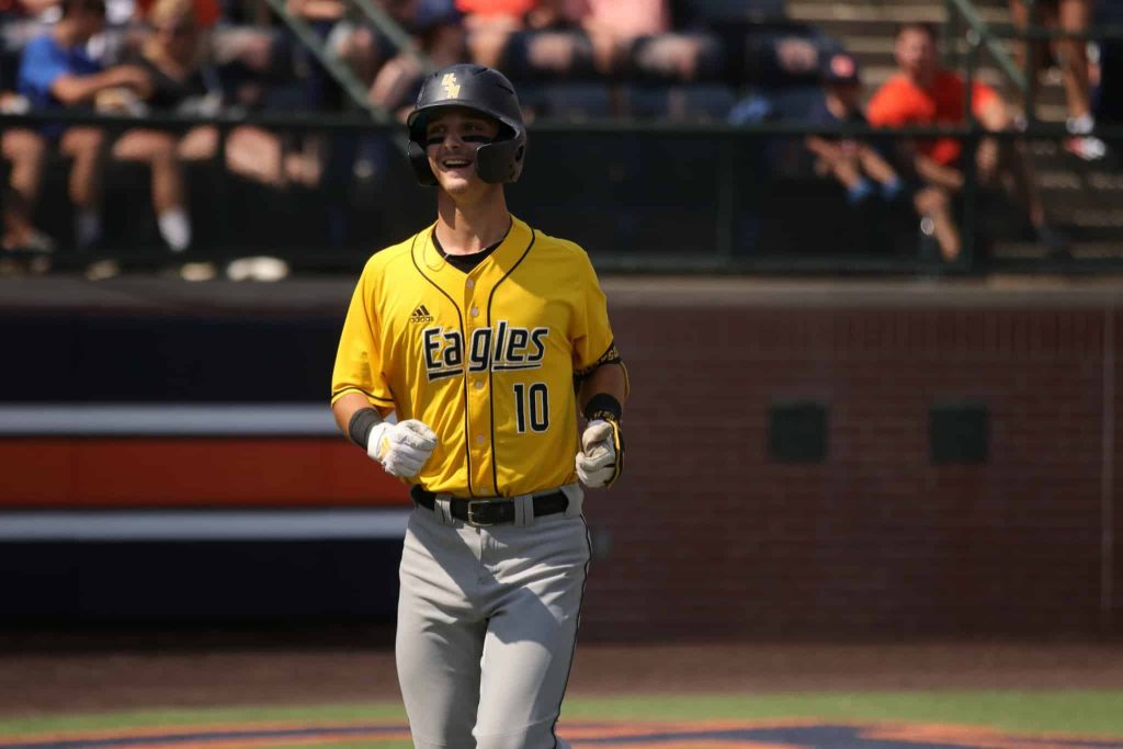 Southern Miss cruises past Auburn 7-2 to advance in regional - Vimarsana News