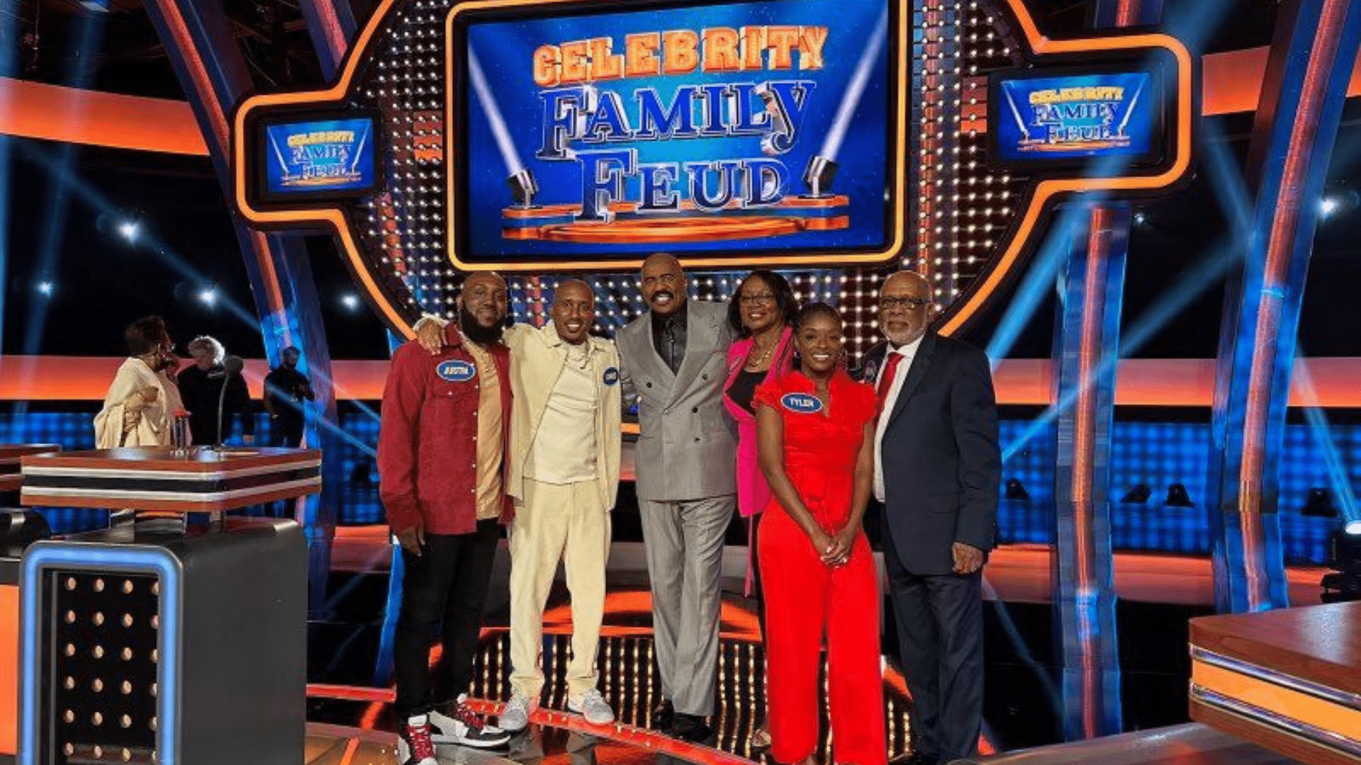 Brandon family wins $25K for charity on 'Celebrity Family Feud' - Vimarsana News
