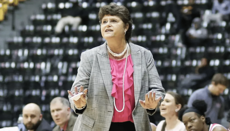 Southern Miss women's basketball coach rings bell at end of cancer ...
