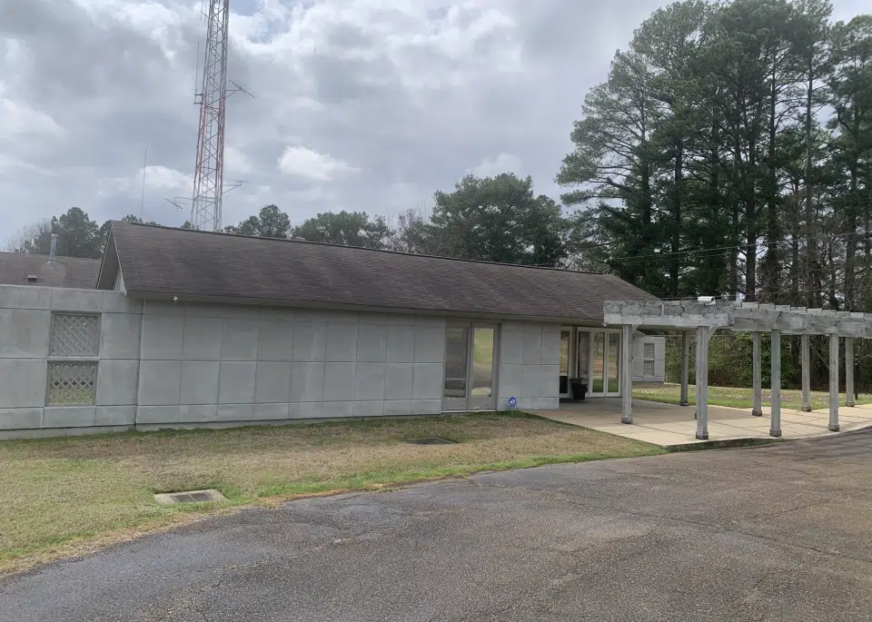 The old WZZQ building on Beasley Road in Jackson (Photo by SuperTalk Mississippi News)