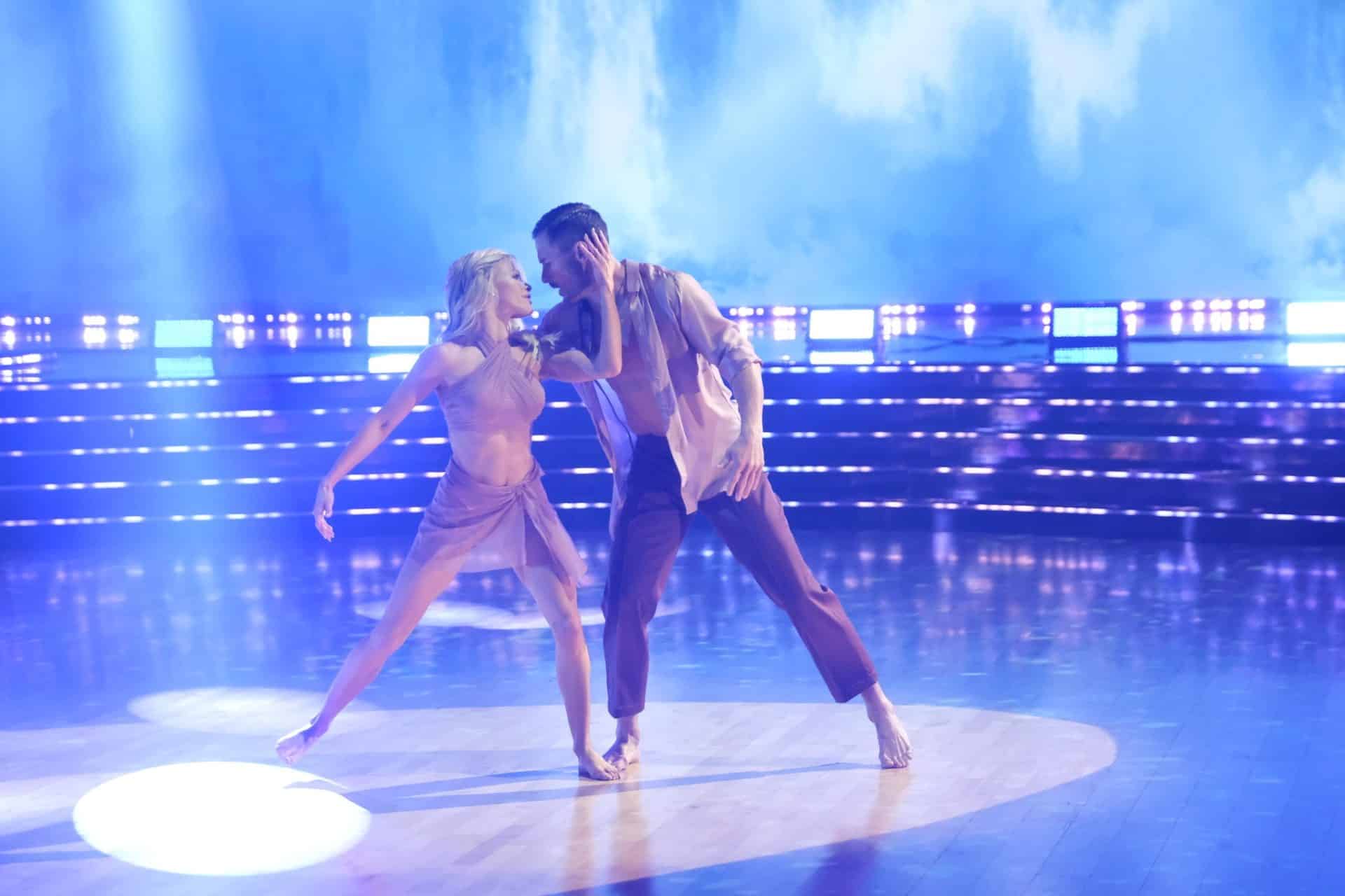 Danny Amendola dedicates 'Dancing with the Stars' performance to Mike