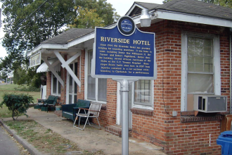 Riverside Hotel