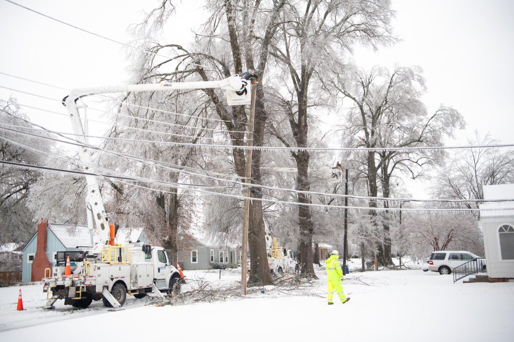 Mississippi power outages fall below 100,000 after Winter Storm Fern