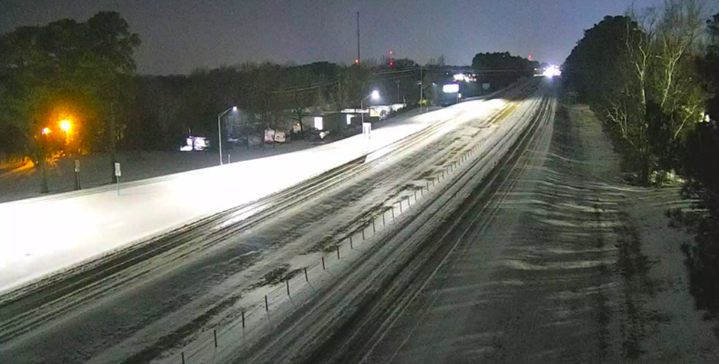 Major traffic backups happening in north Mississippi due to icy roads