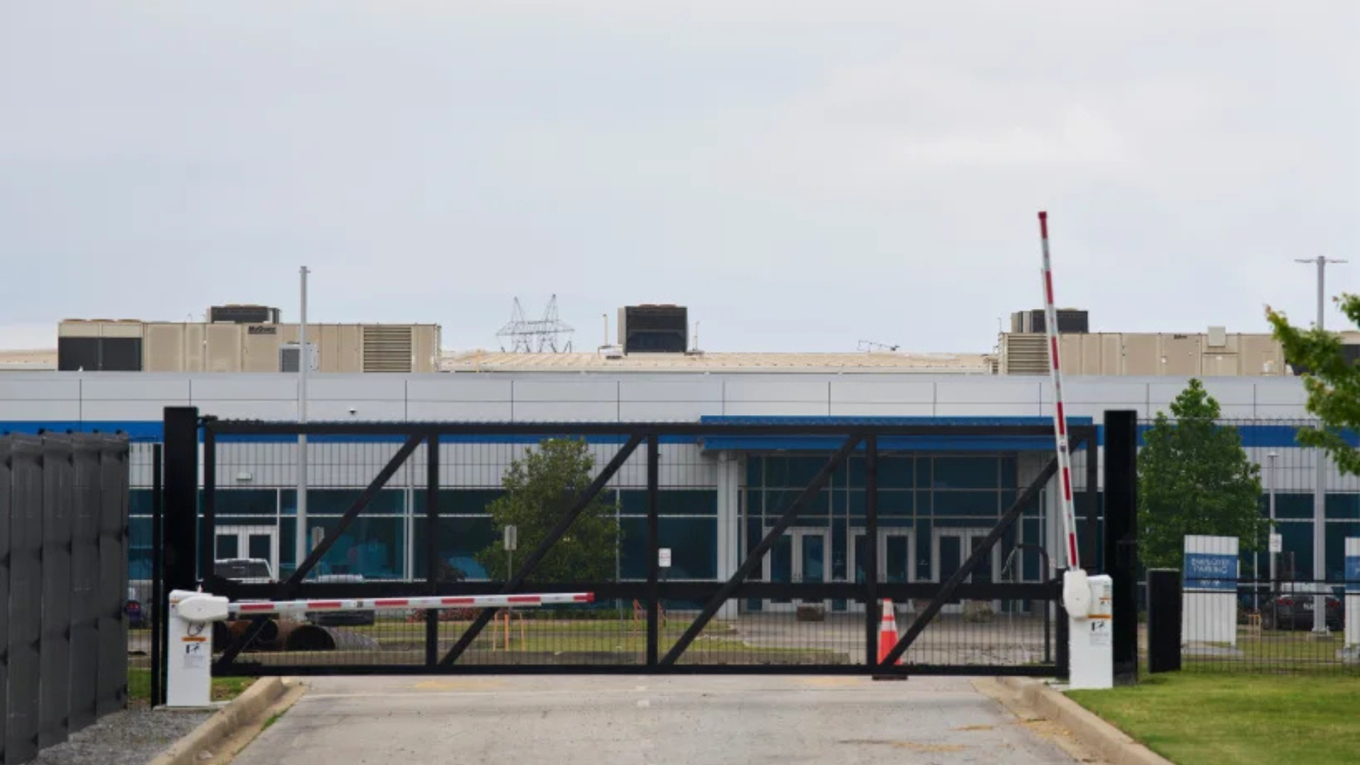 Justice Department seeks to dismiss air pollution lawsuit against xAI data center in Mississippi
