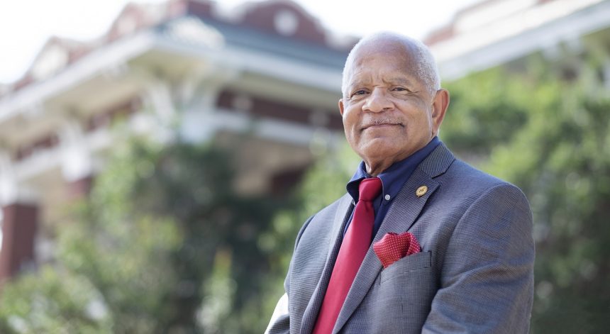 Dr. Richard Holmes